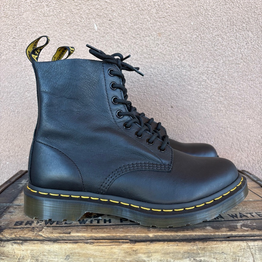 Dr. Martens 1460 Pascal Black Leather Boot